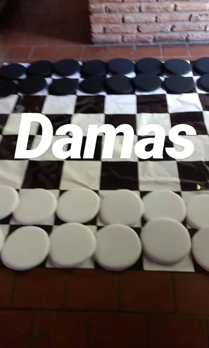 Juego de Damas Gigante (Lona + Piezas): vista principal del juego